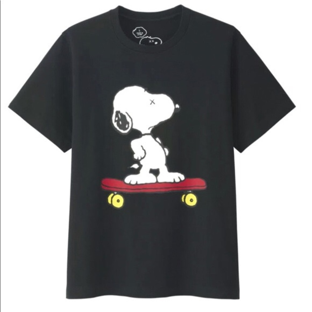 UNIQLO KAWS X SNOOPY/PEANUTS T-Shirt Last One